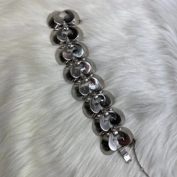 Vintage Monet Silver Tone Link Swirl Bracelet 7